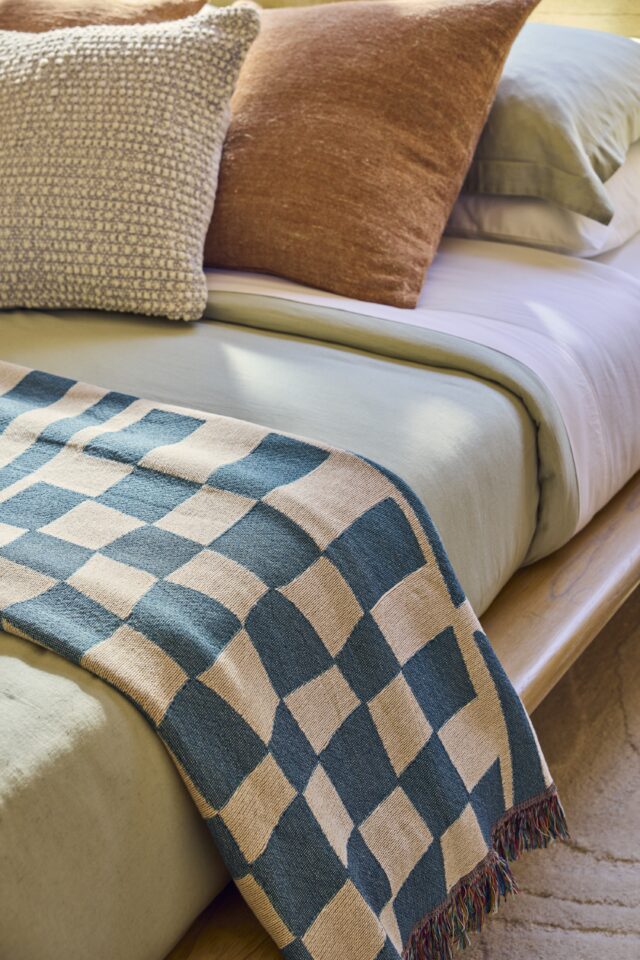 AM002728 B 0253 Main