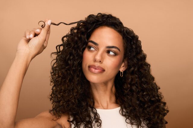 Garnier Hair Nutrisse Glossy Curl Shade CR4 Glazed Brownie 603084092628 Gwen LC Beauty 3009