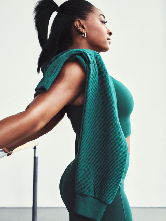 AT WMN FA25 F02 WLOC650 Performance 040