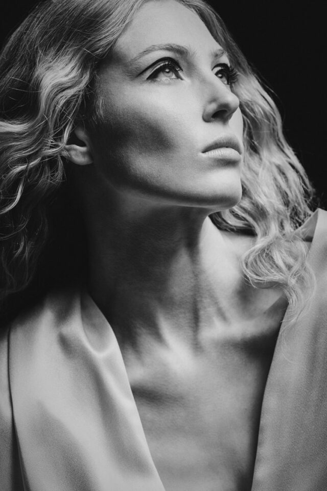 20250403 GLAM EM LOOK 01 10518