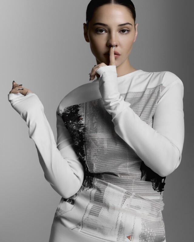 301025 madelyn 250907 GLAMOUR MADELYN CLINE LOOK8 0109 V4