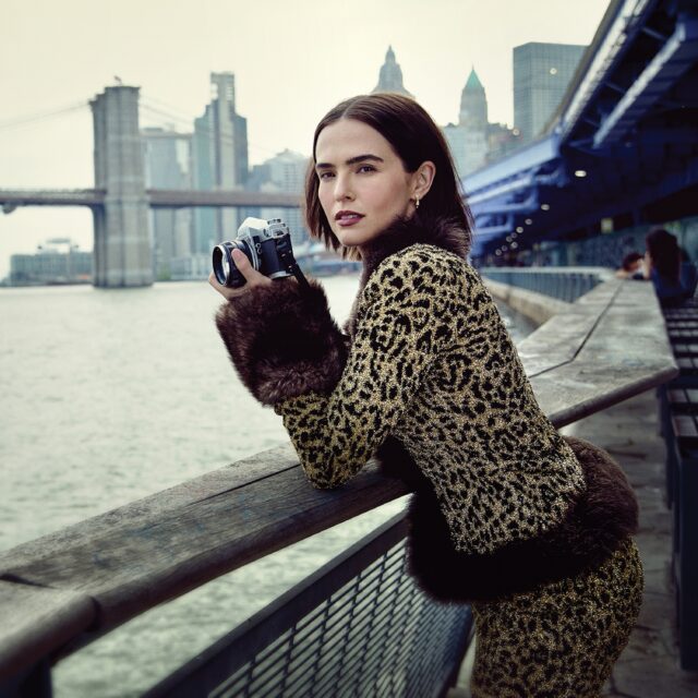 0925 Zoey Deutch S