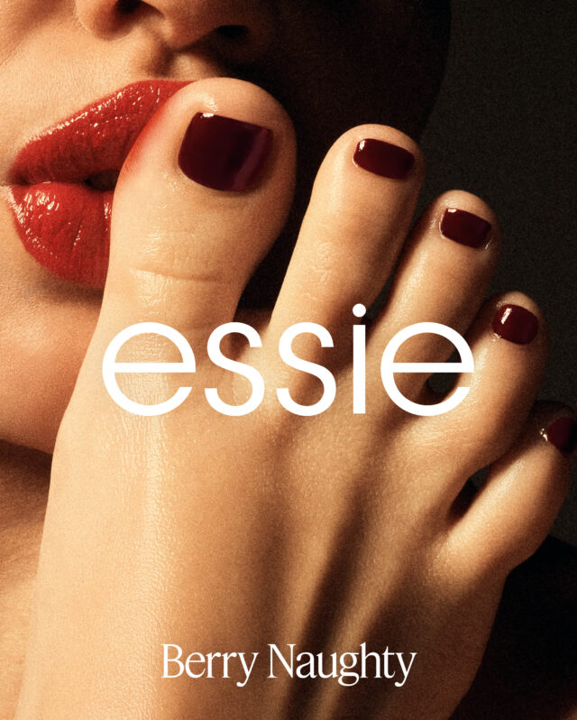 DES26 12447277 G essie Original Berry Naughty Hero