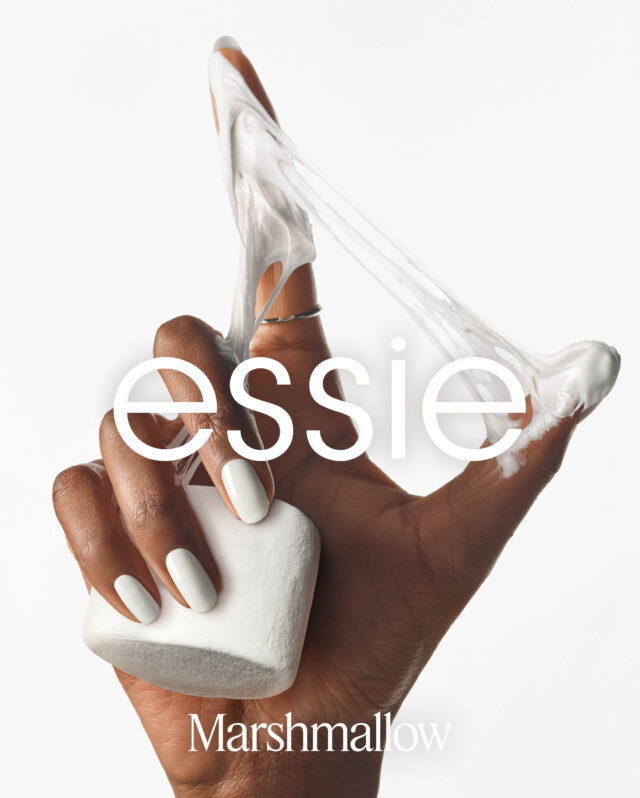 DES26 12447277 I essie Original Marshmallow Hero