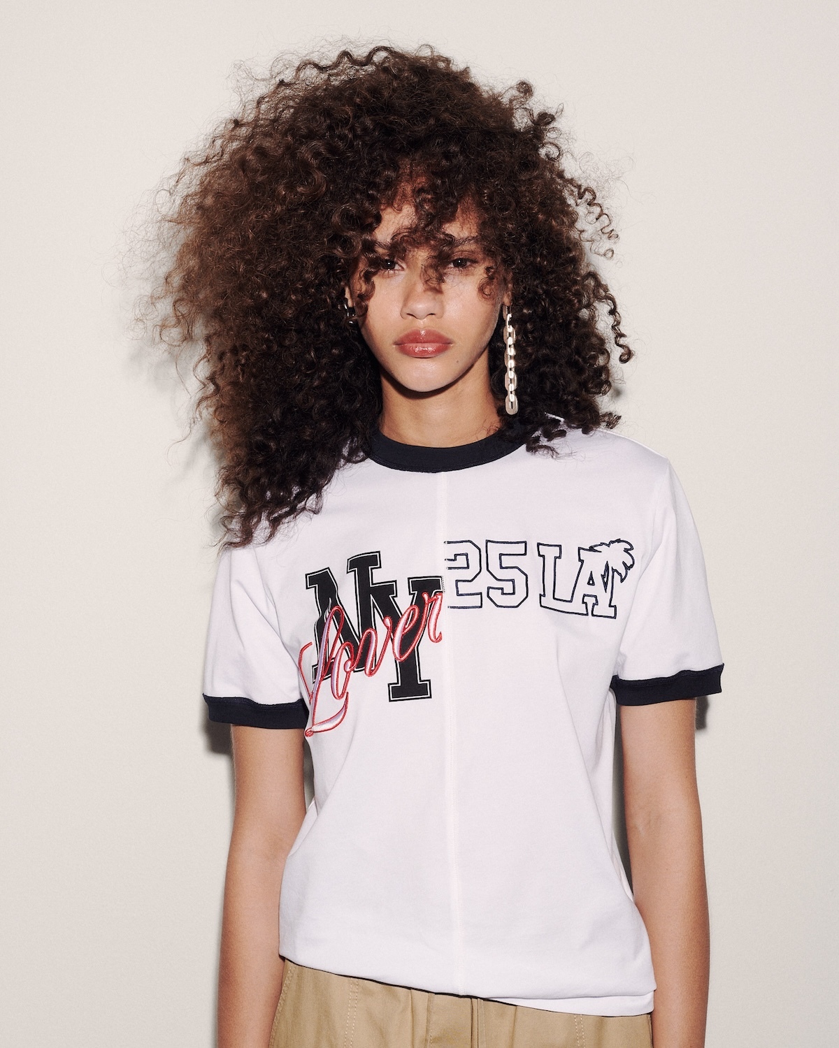 Women Image by Walton Nunez